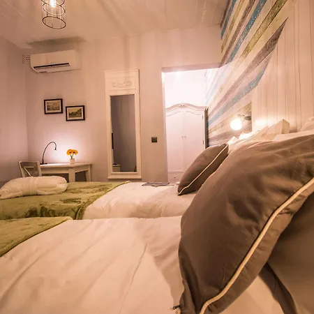 De Rohan Bed & Breakfast 4*